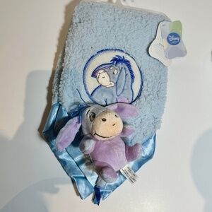 bnwt Disney baby snuggly blanket & toy